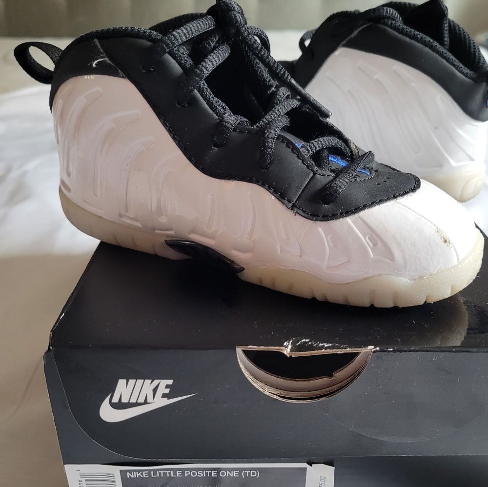 Nike toddler little Posite one sz 9c